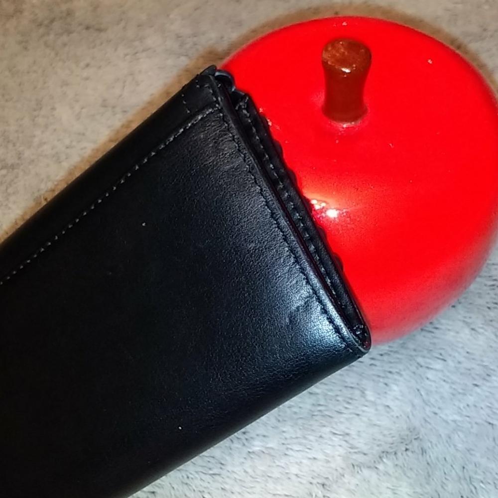 Authentic Kate Spade black leather wallet - Picture 5 of 12